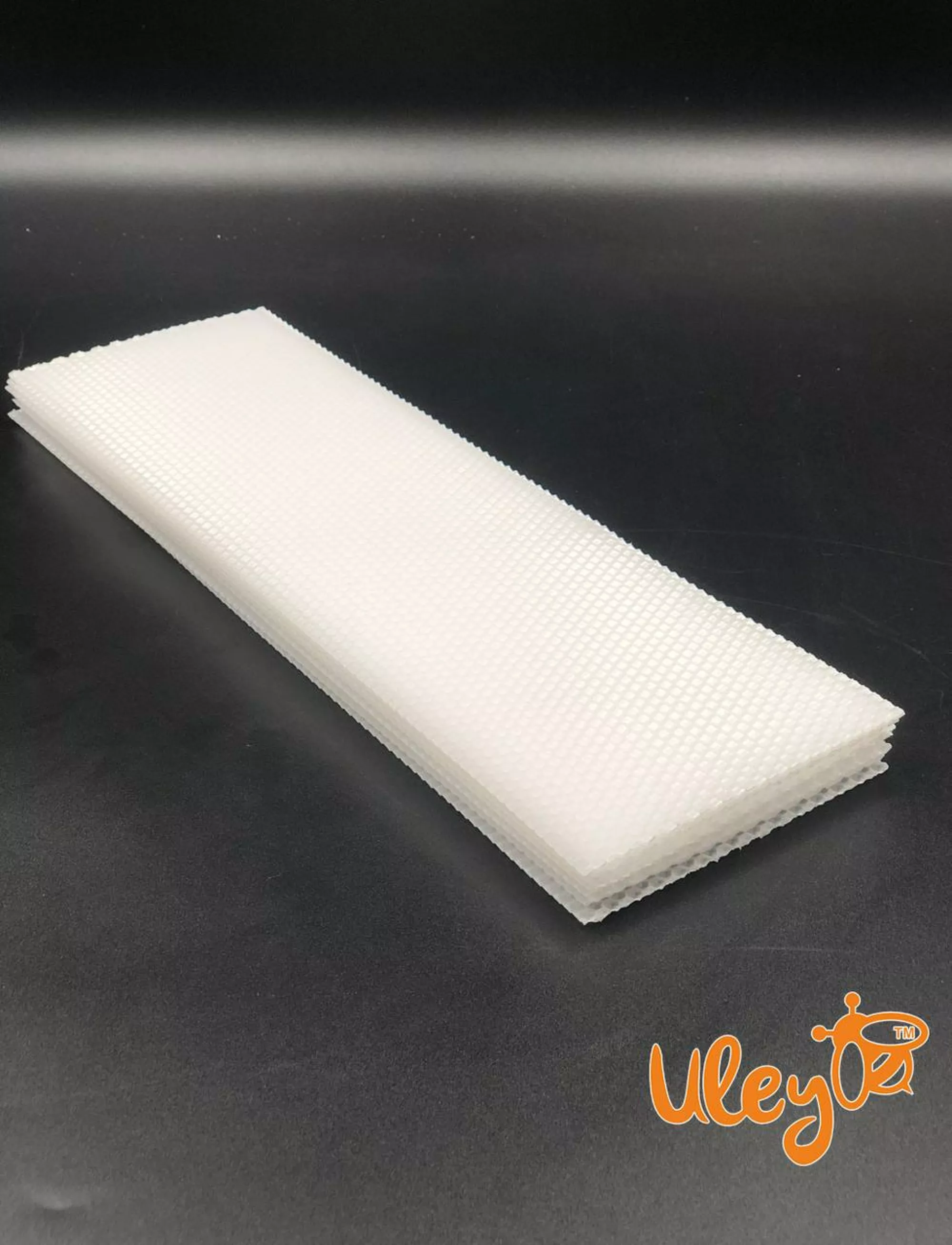 Вощина Пластикова "Магазинна" (на напіврамку 145 мм) 1 аркуш