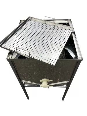 Стіл для розпечатування сот — 50 см. Плоский кошик — пластиковий кран