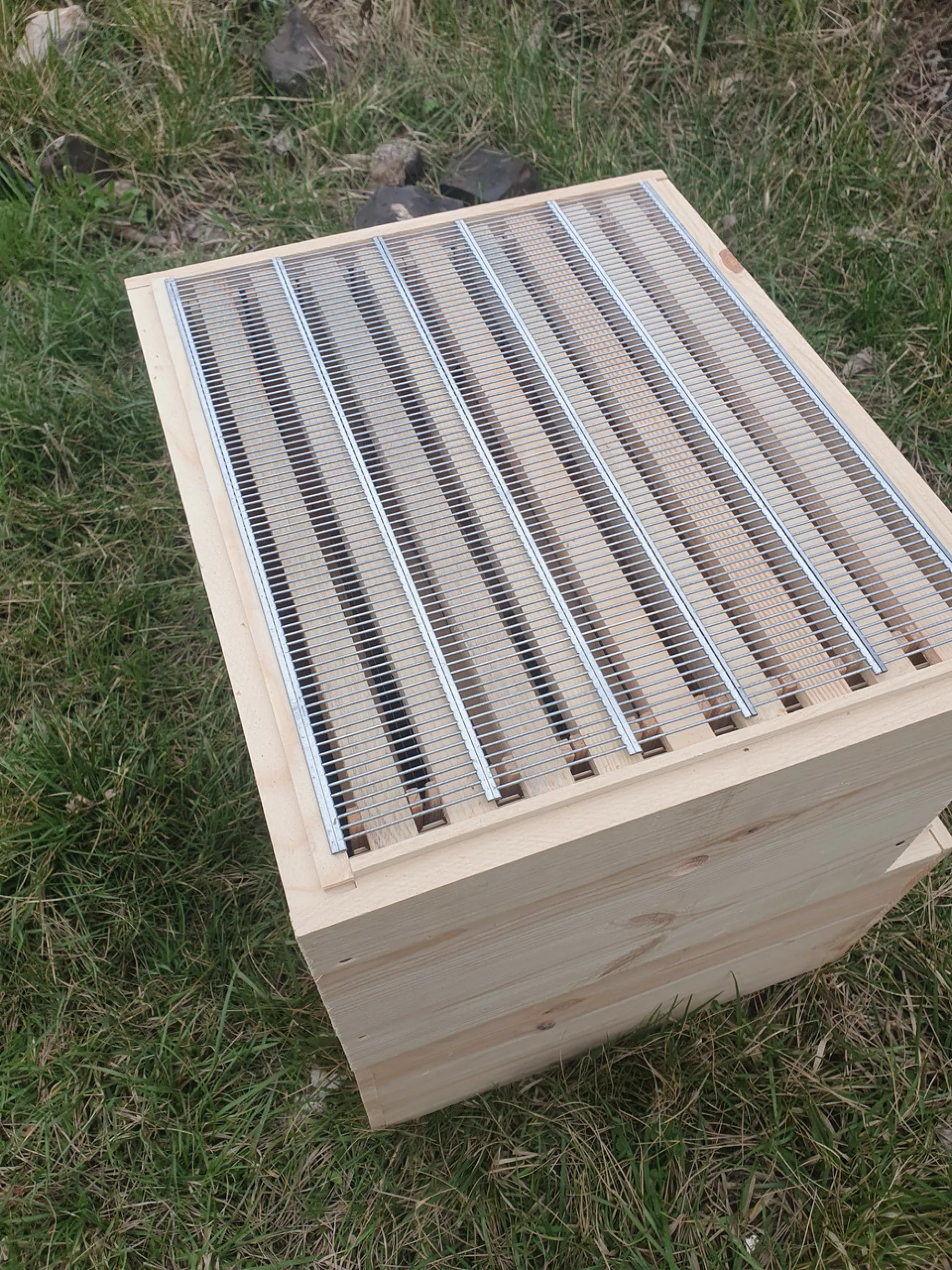 Решітка розділова металева на 10 рамок 465 мм х 390 мм “Lyson” Польща (арт. 4000PL)