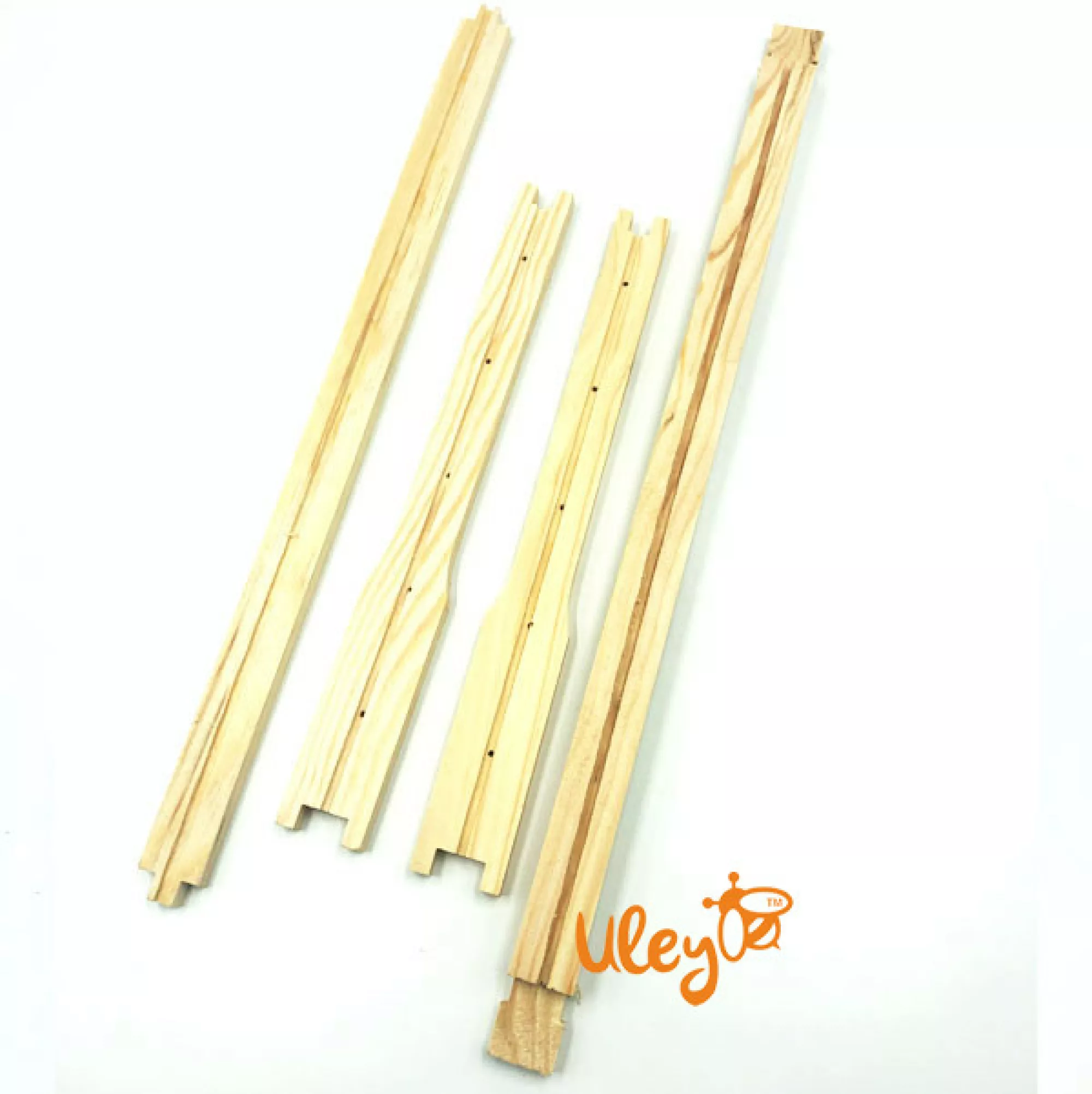 Рамка ЄВРО для Вулика Дадан, висотою 300 мм, з роздільниками Гофмана, з пропилом для установки вощини, з