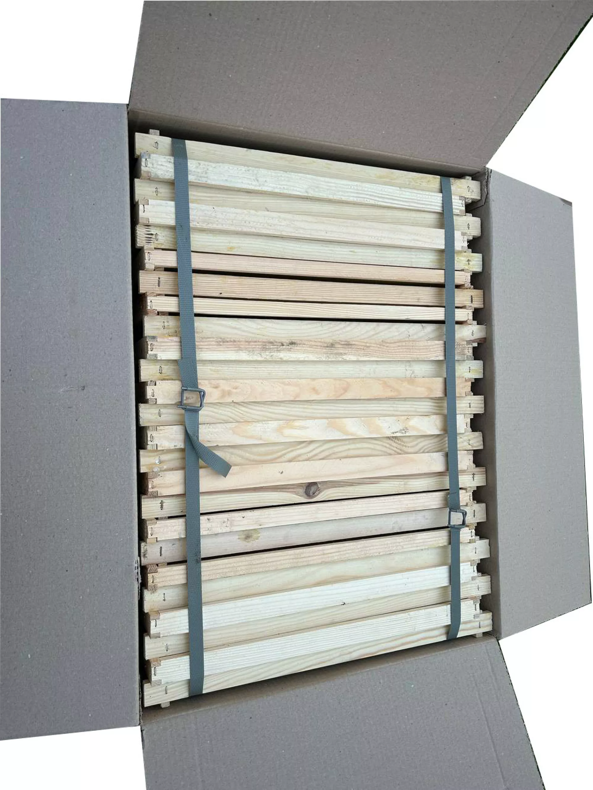 Рамка Дадан 300 мм, навощена вощиною Київбджолопром - комплект 25 шт. Артикул P0003