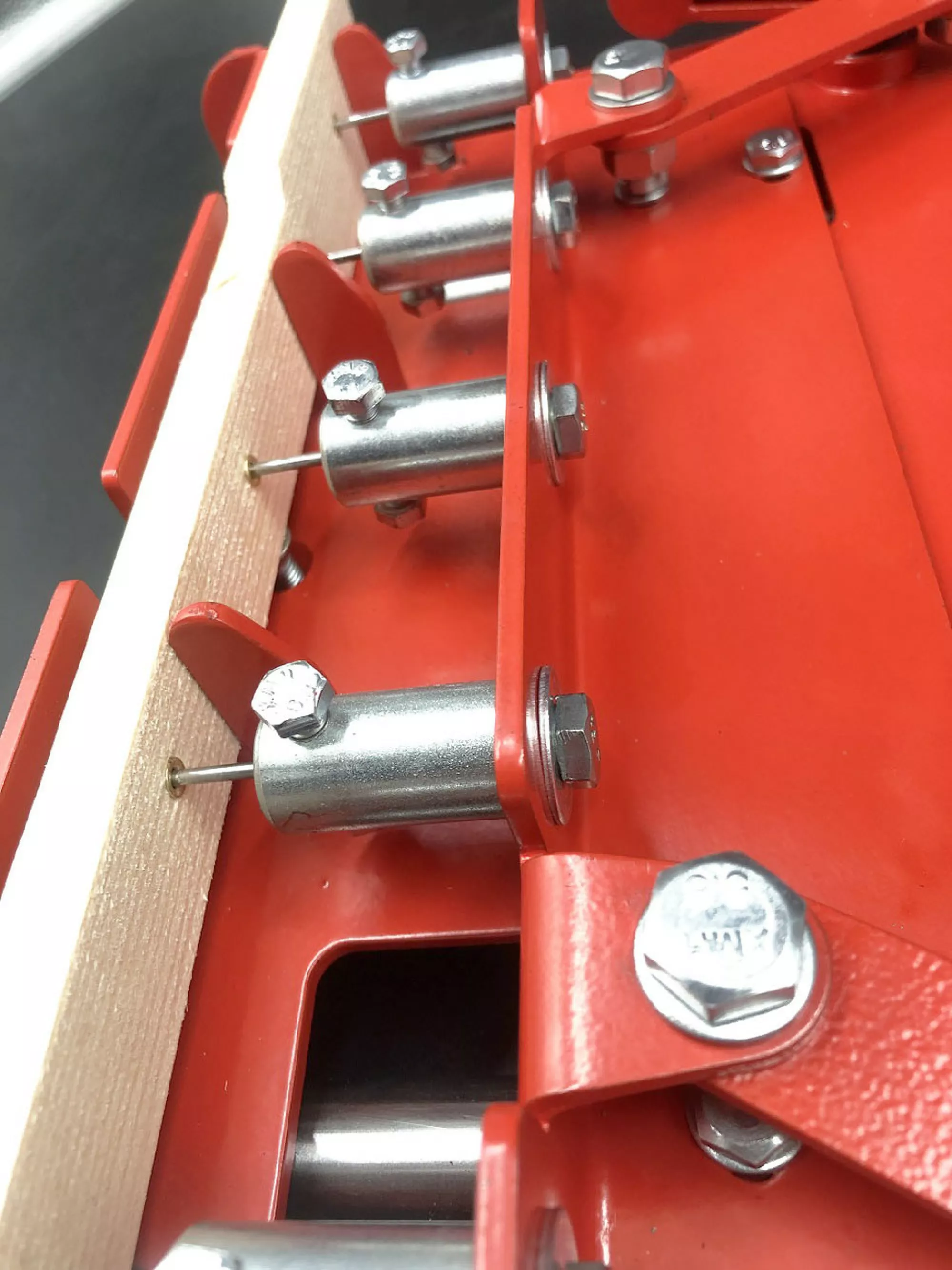 Діркопробивач пасічний універсальний на дві ручки в комплекті з втулками для рамок, 100г. (800шт.) 3х6 мм