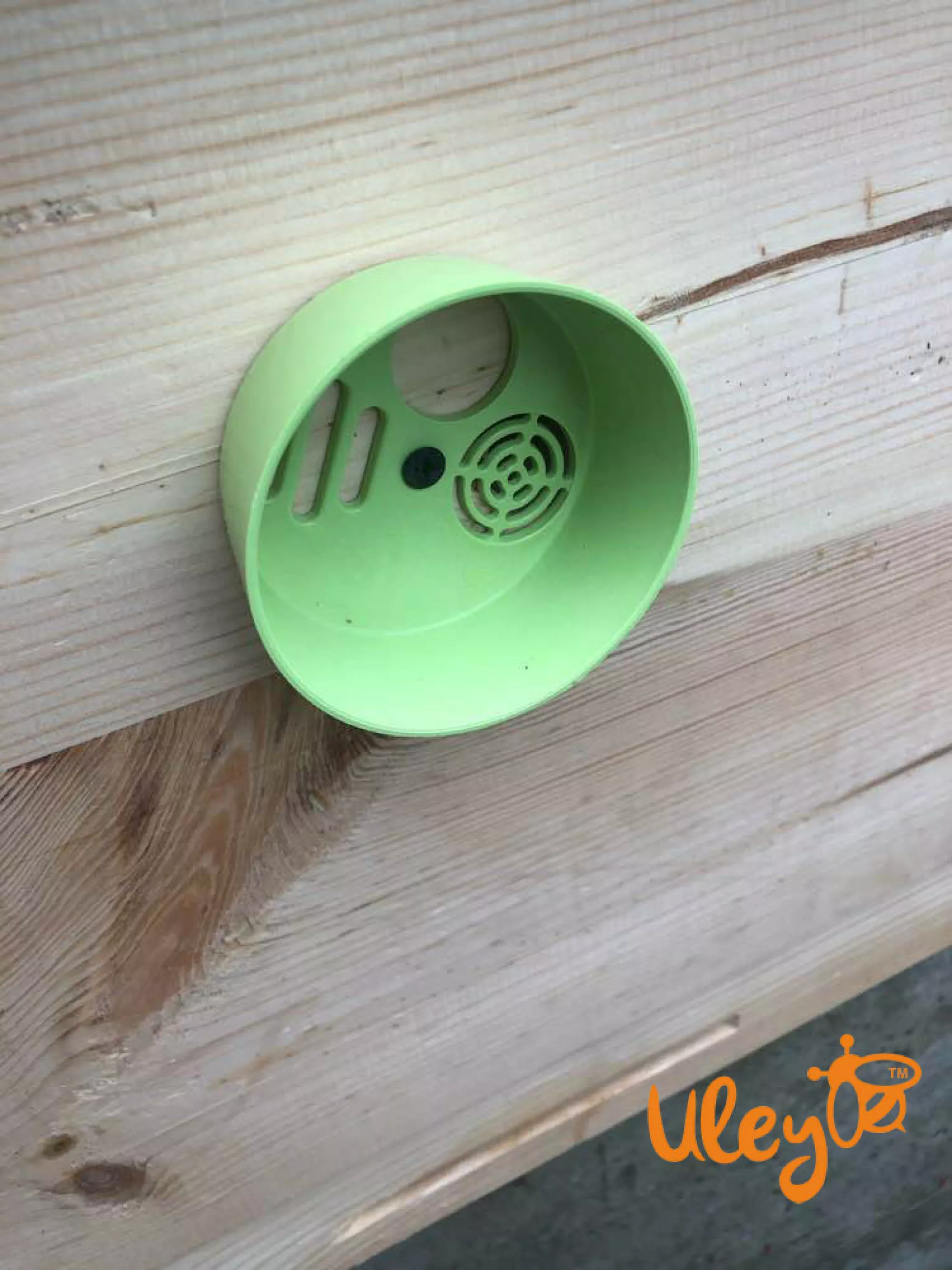 Летковий загороджувач круглий пластмасовий з прилетной дошкою "Стаканчик"