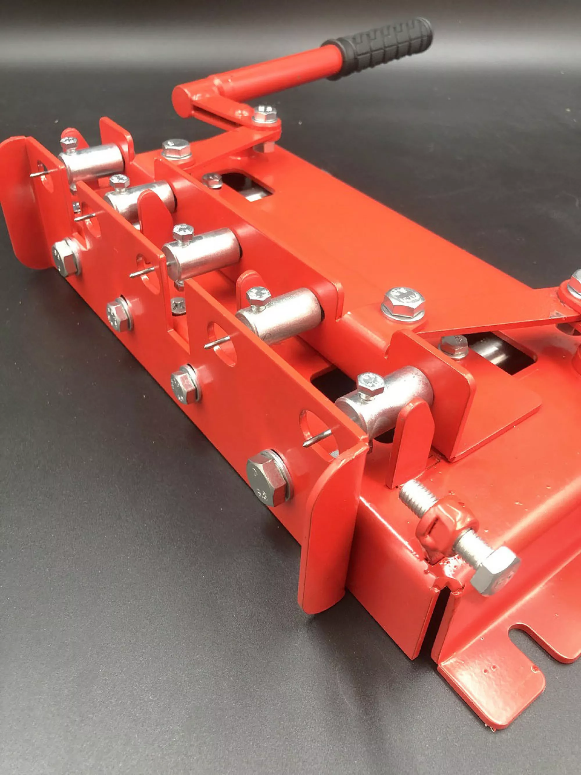 Діркопробивач пасічний універсальний на дві ручки в комплекті з втулками для рамок, 100г. (800шт.) 3х6 мм