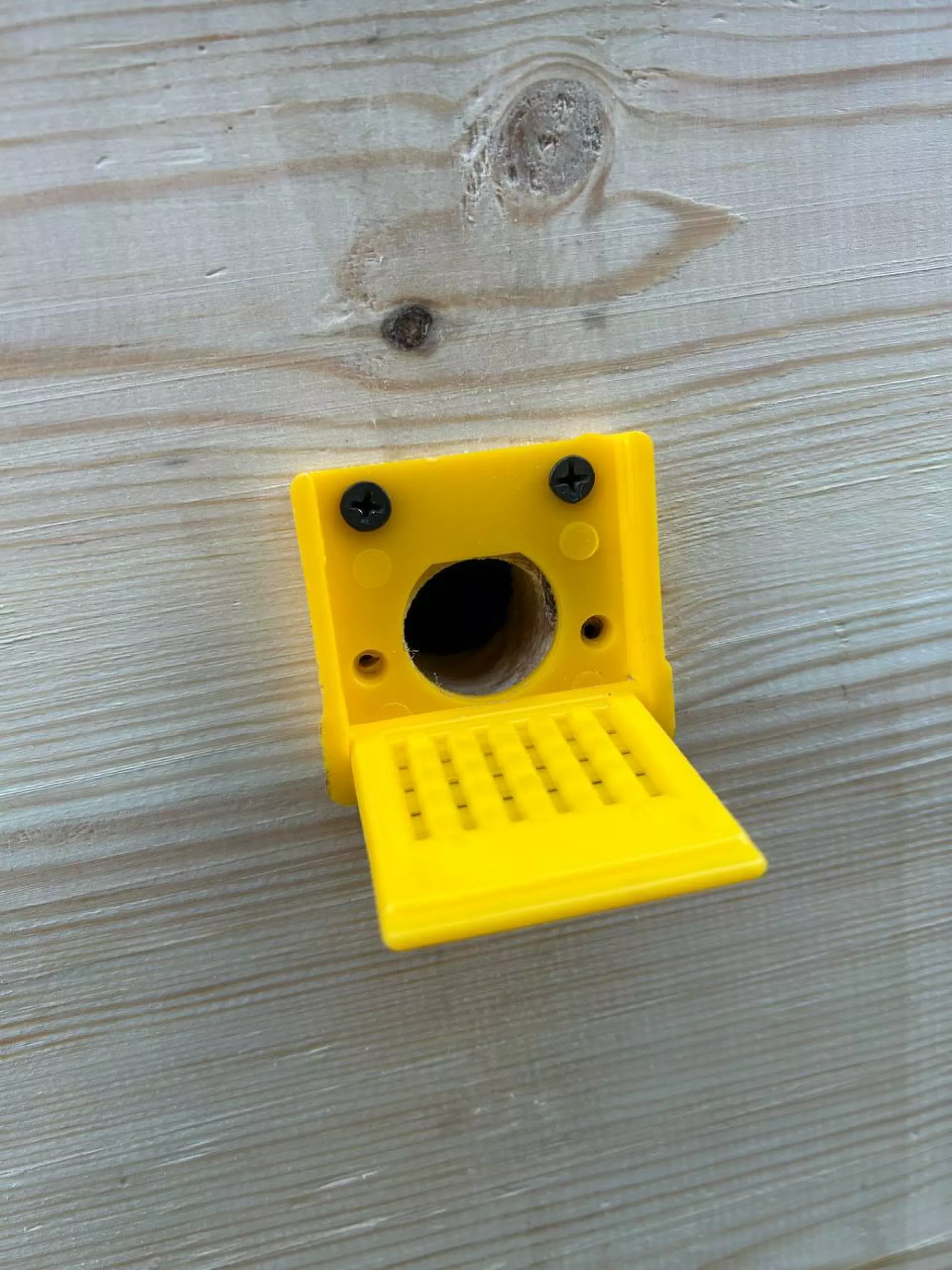 Льотковий загороджувач пластиковий з приліткою