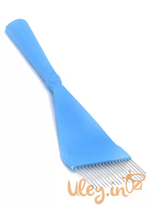 Вилка пасічна пластмасова