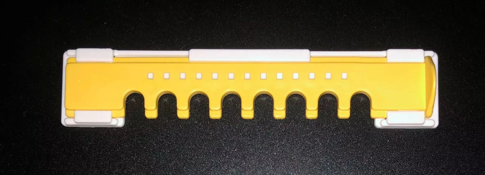 Летковий загороджувач ПЛАСТМАСОВИЙ 2-х елементний верхній (155 мм)