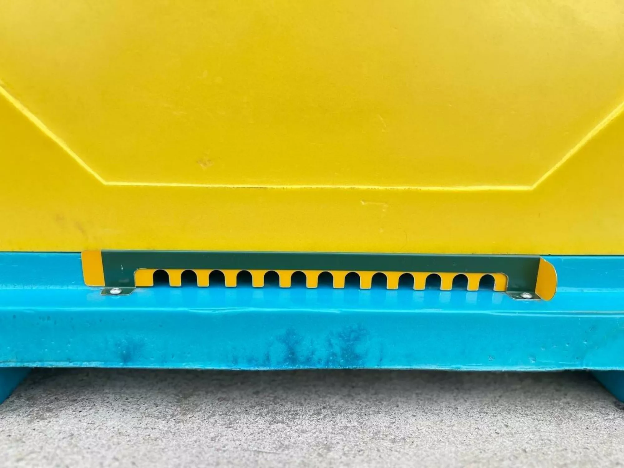 Льотковий загороджувач металевий 230 мм (кольоровий)