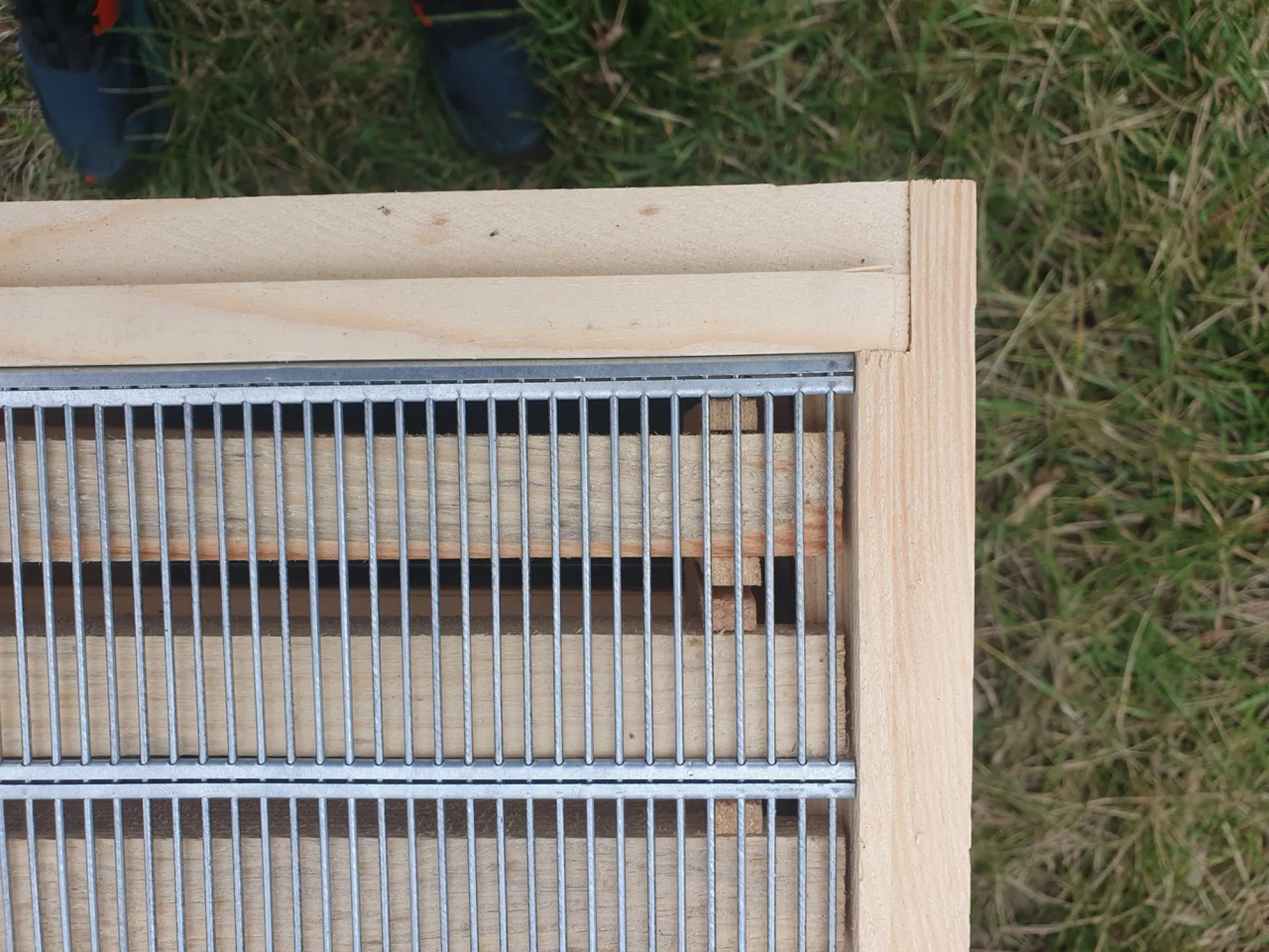 Решітка розділова металева на 8 рамок 310 мм х 455 мм “Lyson” Польща (арт. 4005)