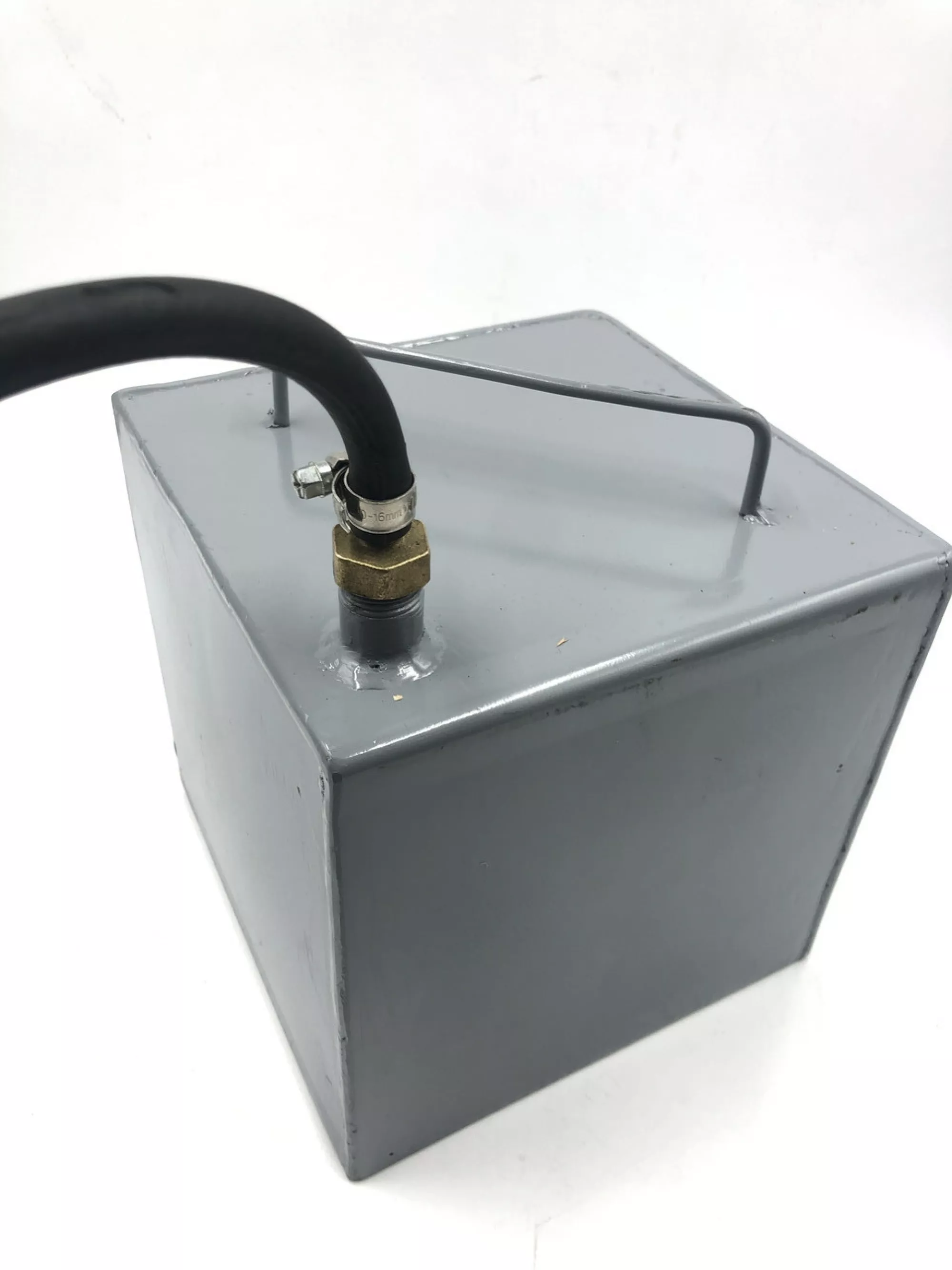 Бак-парогенератор для парового ножа для роздруківки сот