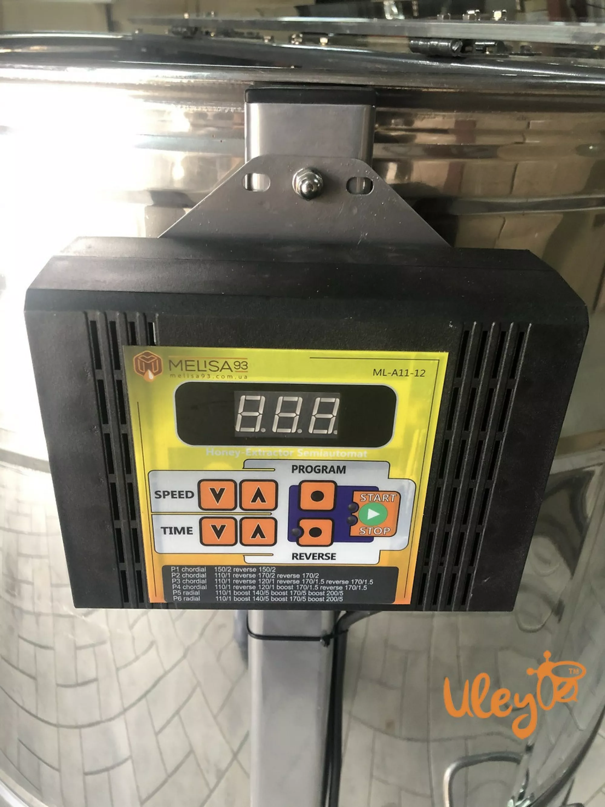 Медогонка автоматическая, синхронно-поворотная, 4 рамочная Дадан