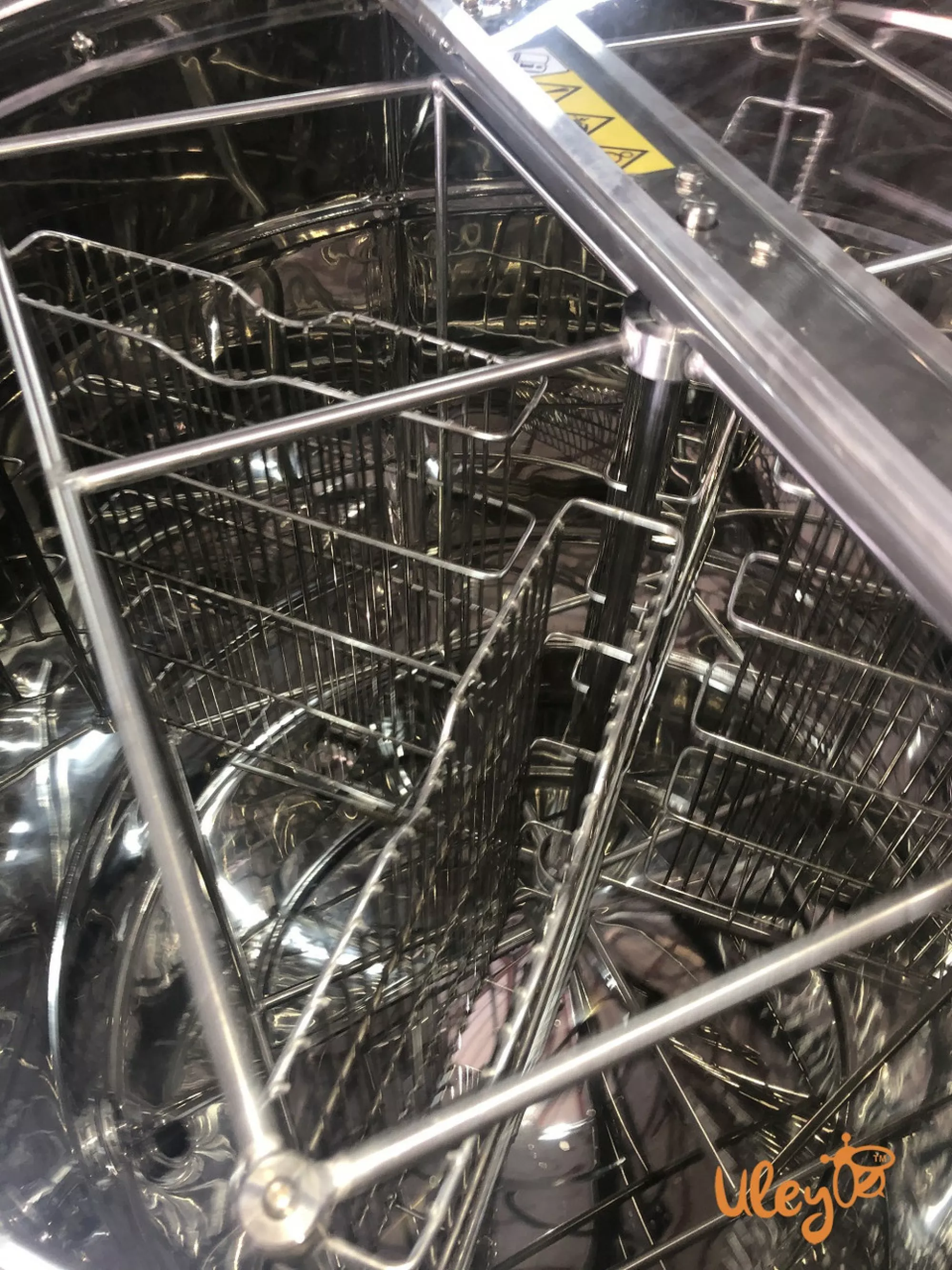 Медогонка автоматическая, синхронно-поворотная, 4 рамочная Дадан