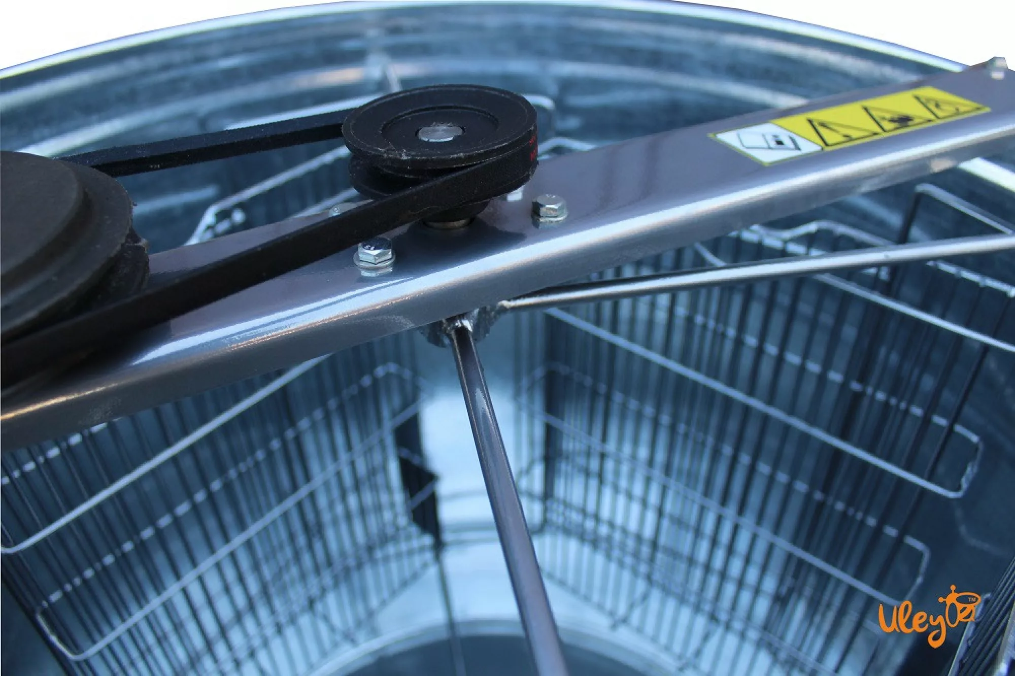 Оцинкована медогонка 4-х рамкову, поворотна. Ремінний привід