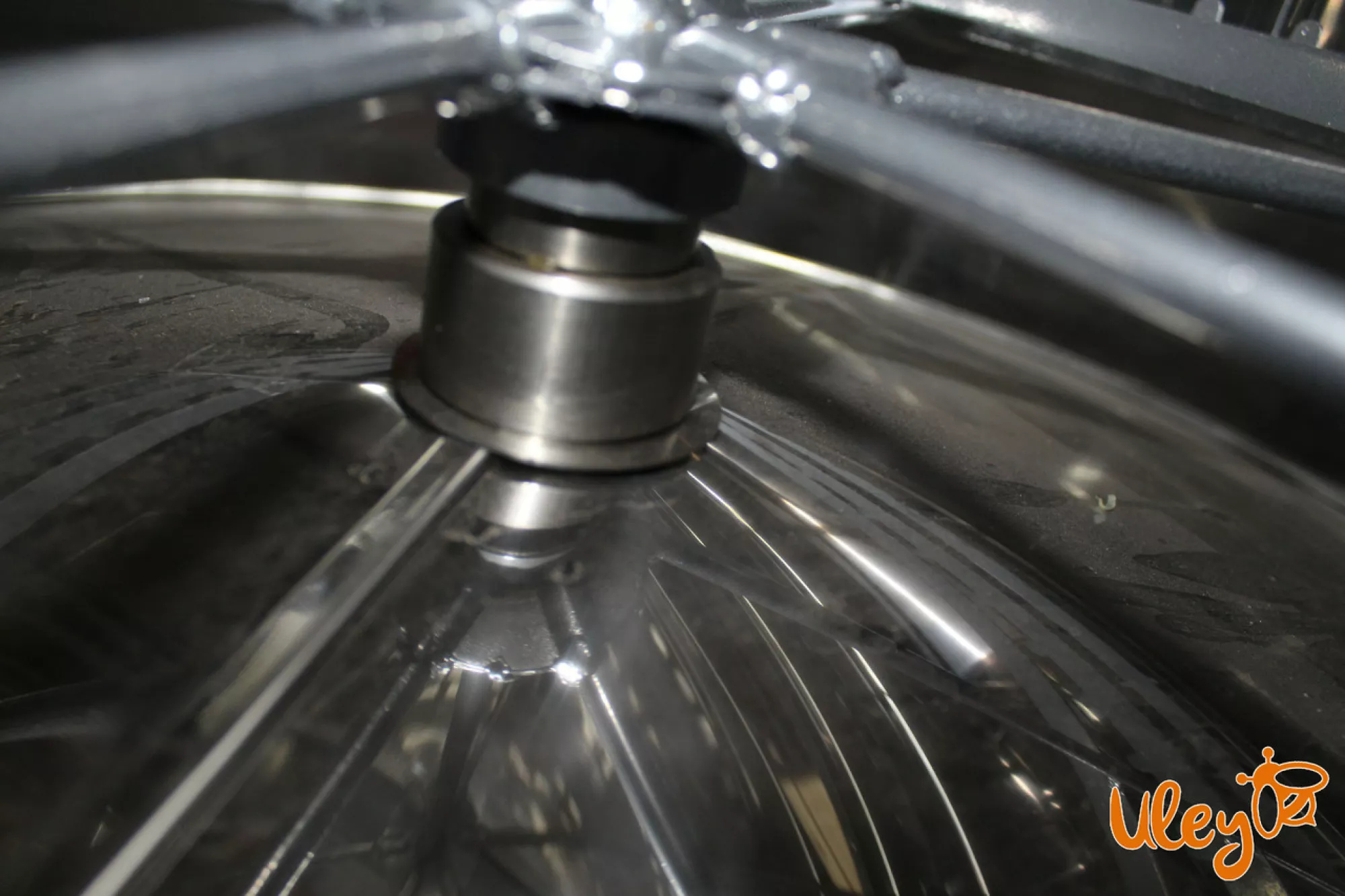 Медогонка радіальна нержавіюча автоматична (27 рамок Дадан, 54 рамок Рута, 54 магазинні рамки)