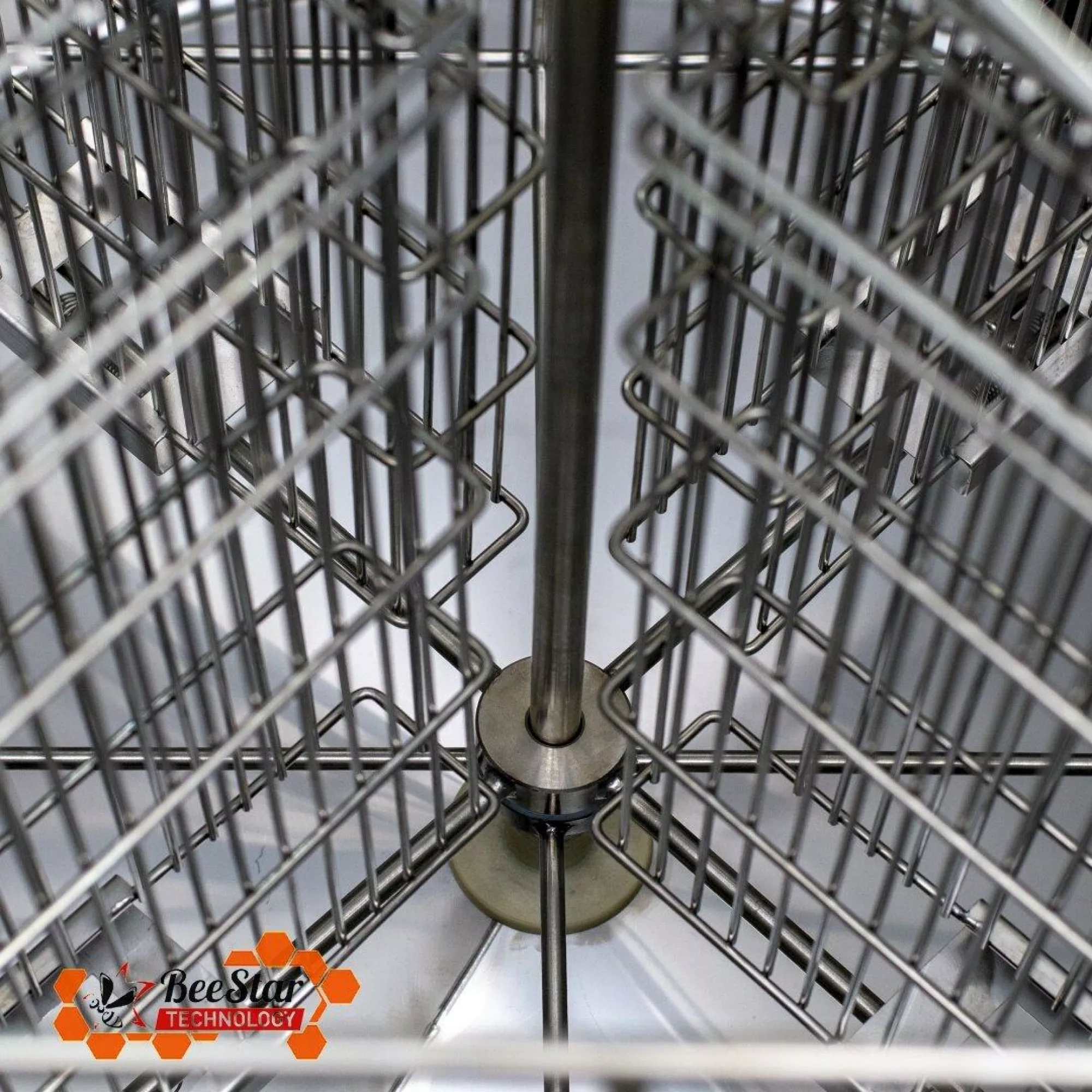 Медогонка 4х рамкова, автоматична МК-4, 320 мм (під Українську рамку, та рамку Дадан) 12В/220В