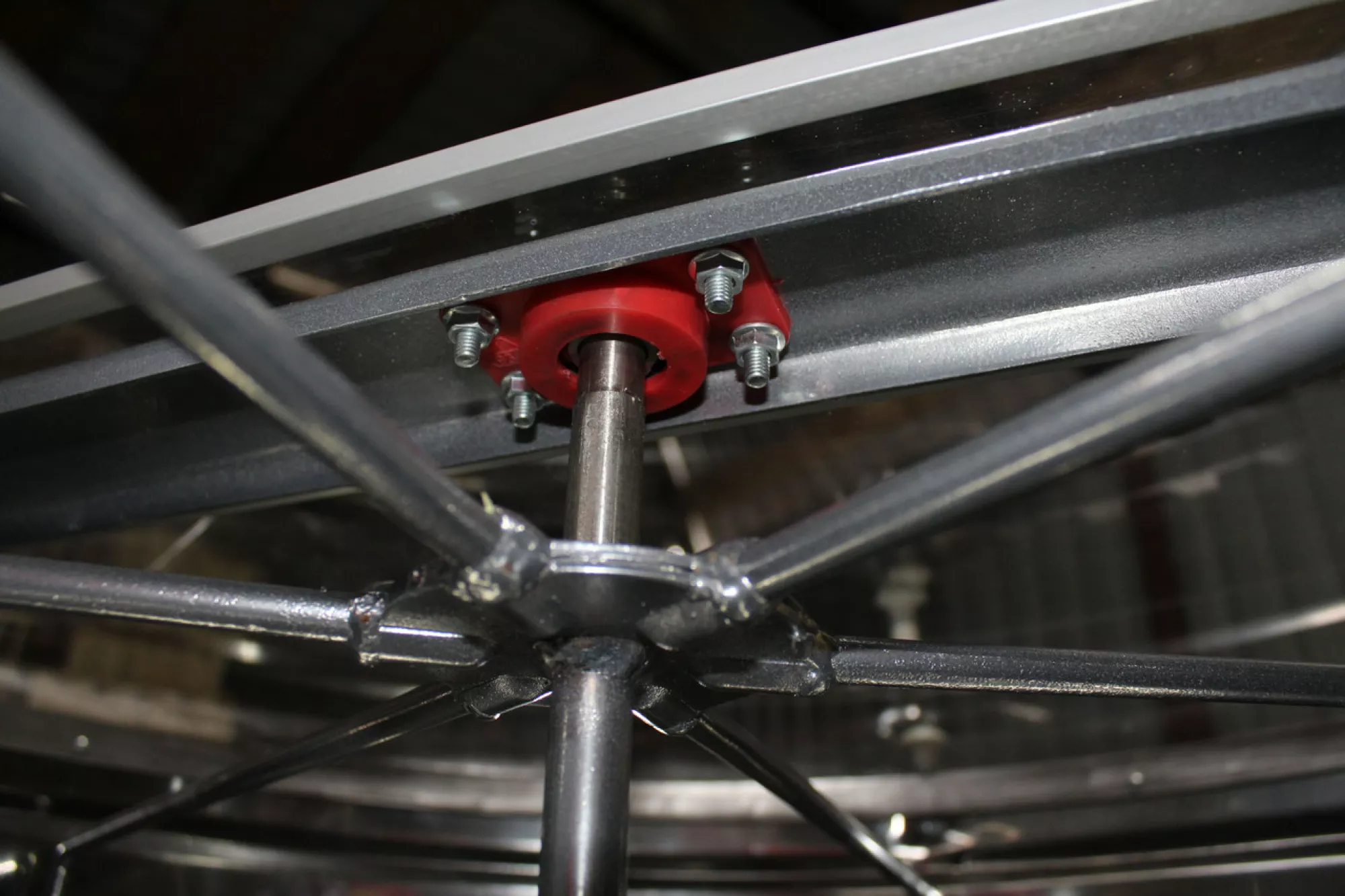 Нержавіюча радіальна автоматична медогонка (27 рамок Дадан, 54 рамок Рута, 54 магазинні рамки)