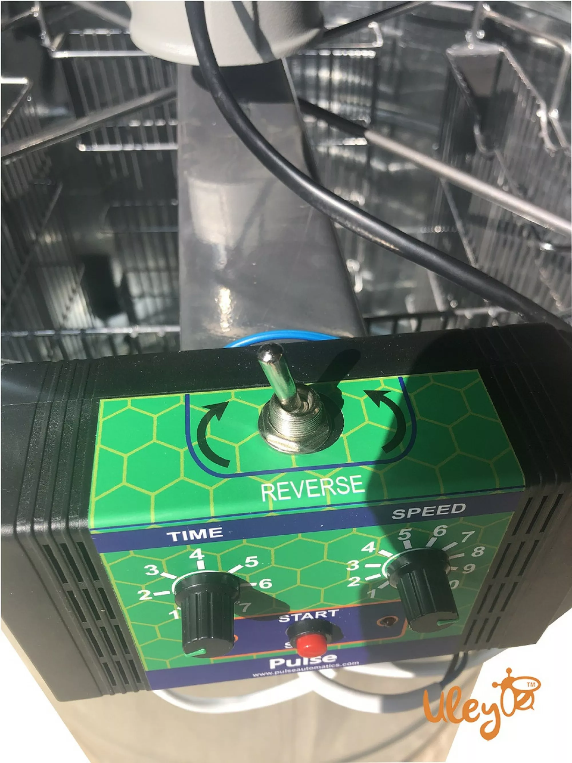 Оцинкована медогонка 4-х рамкову, поворотна. З ЕЛЕКТРОПРИВОДОМ "Pulse"