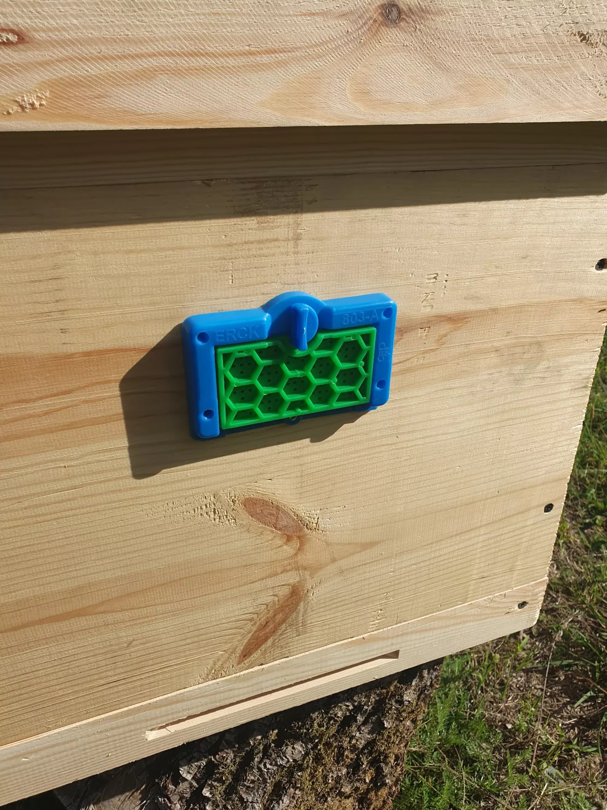 Дошка прилітна пластикова “HappyBees Mini”. Туреччина