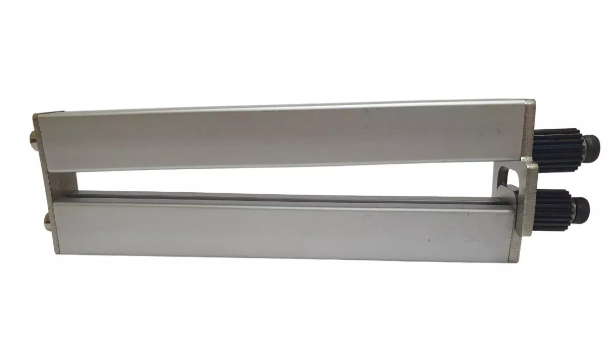 Пристрій для натягу дроту в рамці «Хвиля». Німеччина