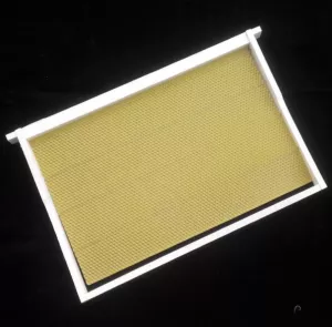 Рамка ДАДАН з вощиною