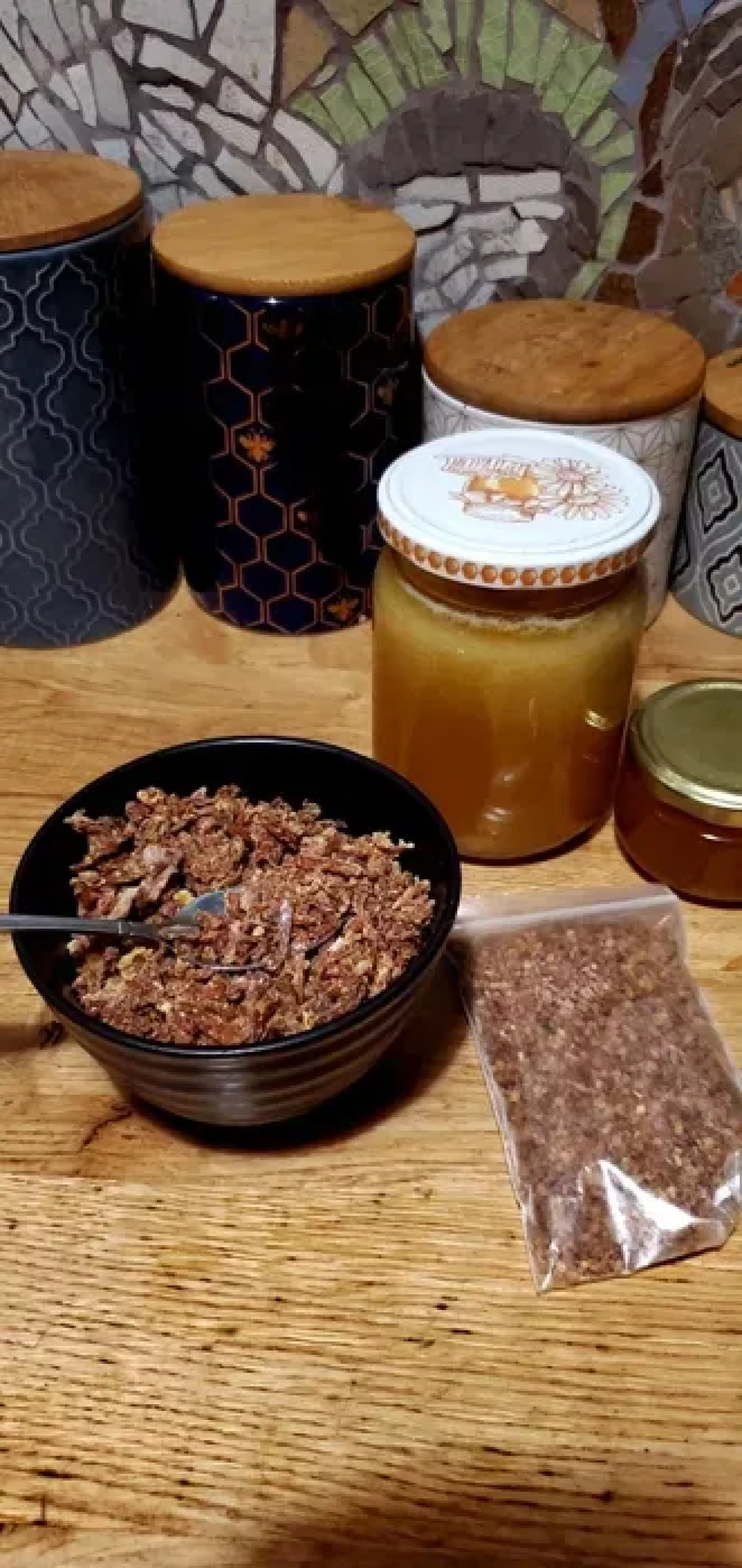 Продам чистий прополіс зібраний сіткою ( Заморожений )