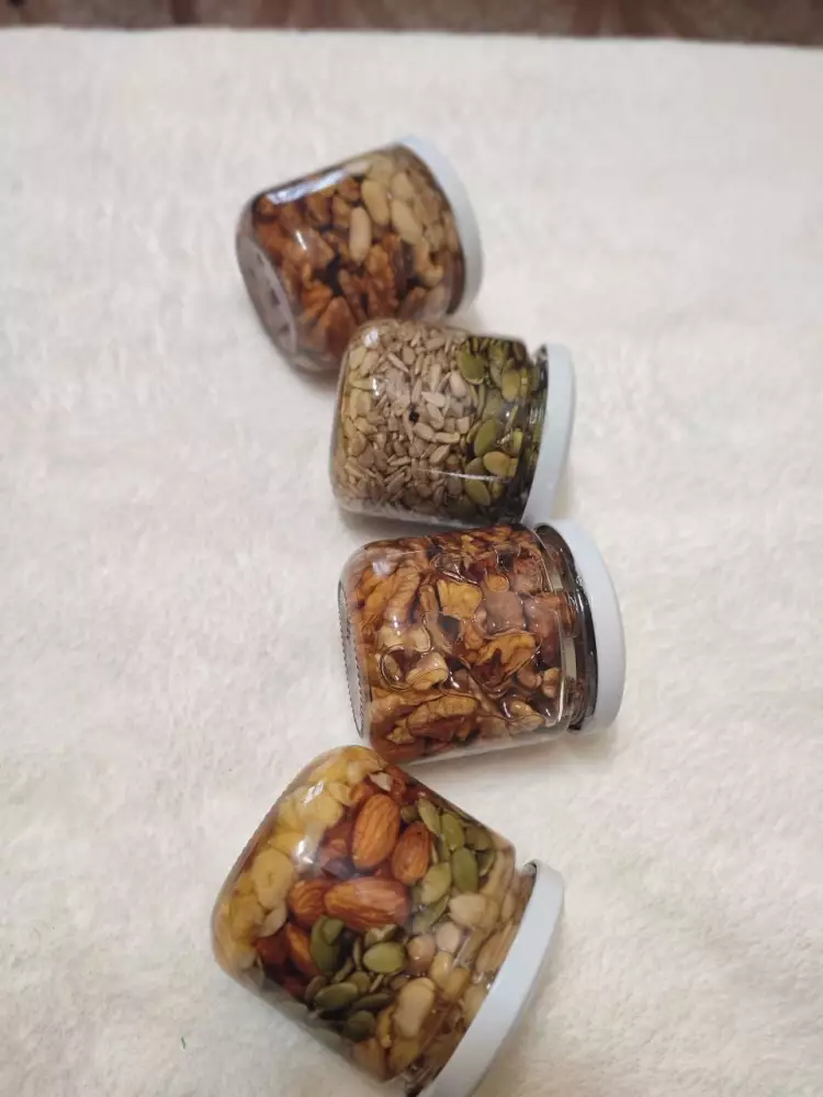 Різновид горіхів з медом