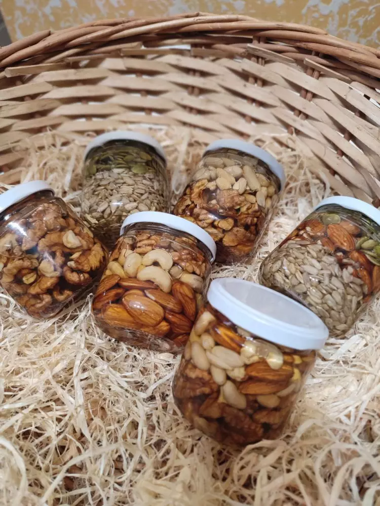 Різновид горіхів з медом