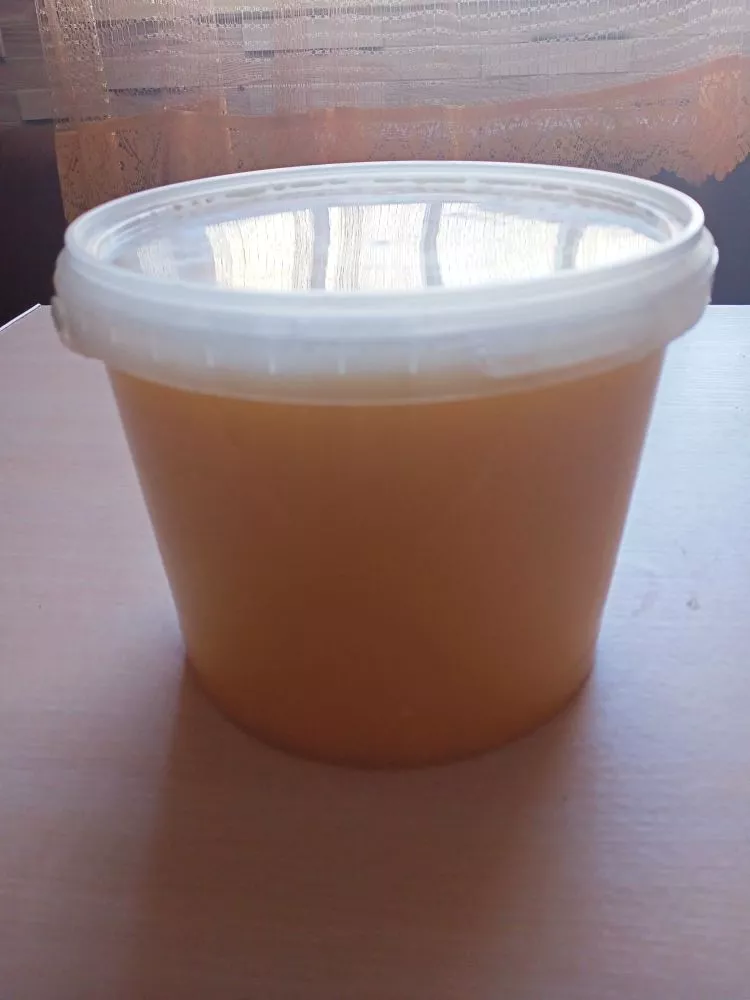 Смачний медок із маленької пасіки