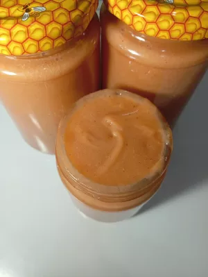 Крем мед із сублімованою полуницею