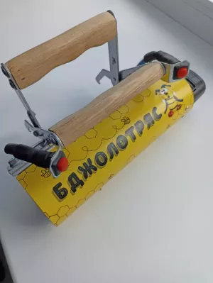 Бджолотряс, струшувач бджіл