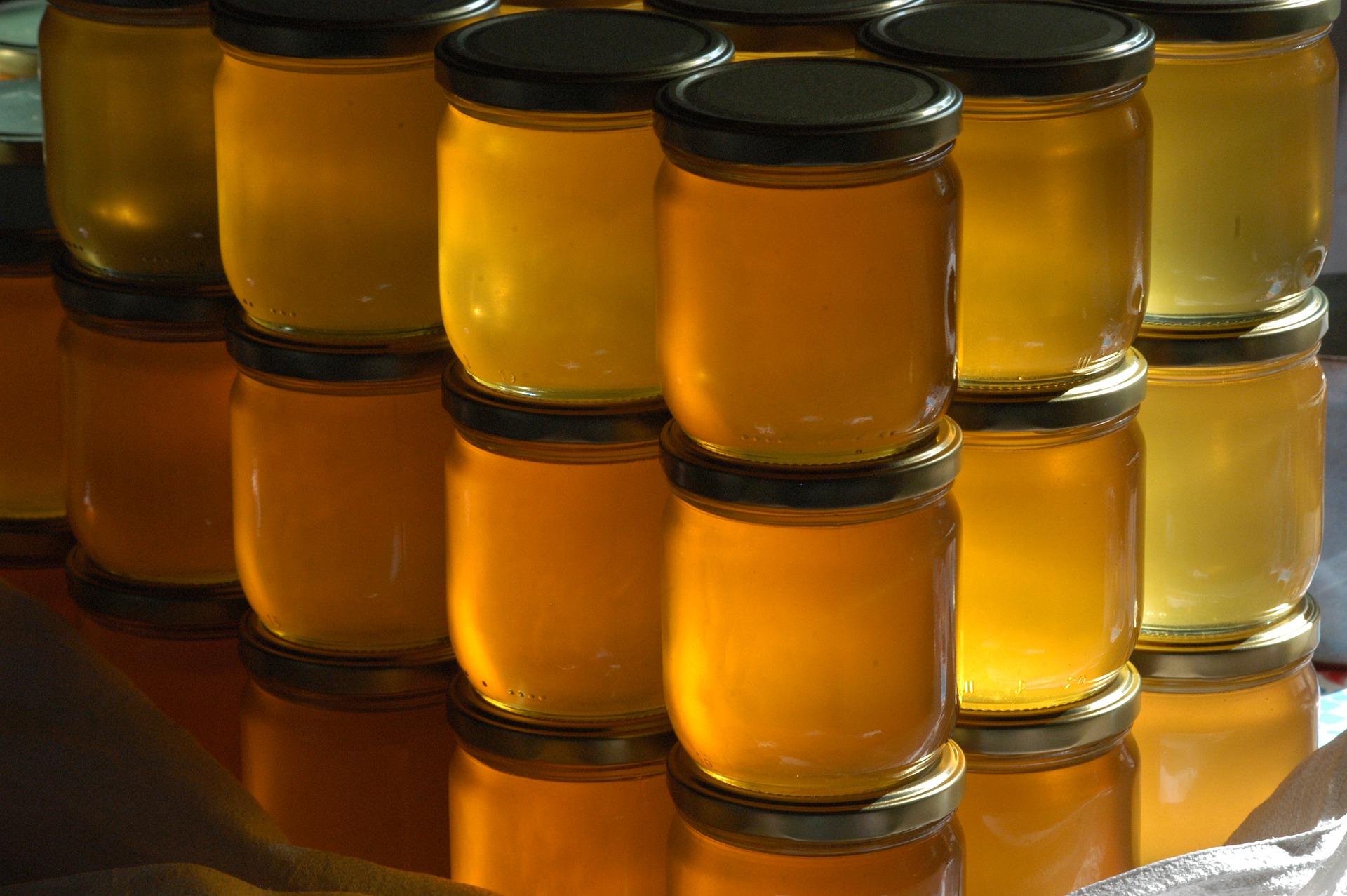 Почему мед с разнотравья такой разный?